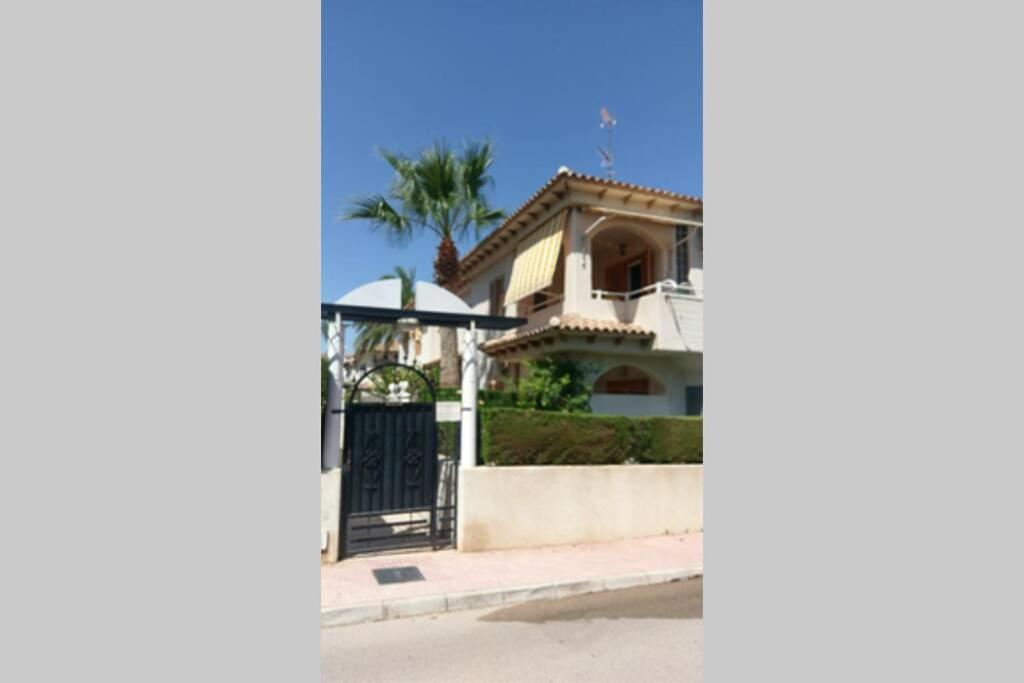 Апартаменти La Casa De La Palmera Торрев'єха Екстер'єр фото